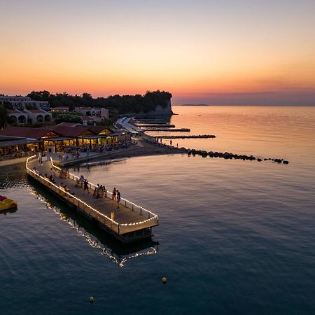 Roda Beach Resort & Spa Exterior photo